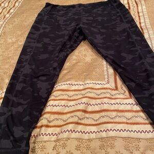 Danskin Camouflage Yoga pants, polyester blend, soft fabric, elastic waist, XXL